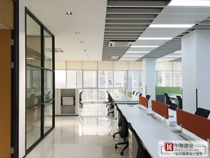 如何打造高大上的復(fù)式辦公室裝修，這些關(guān)鍵因素不能少